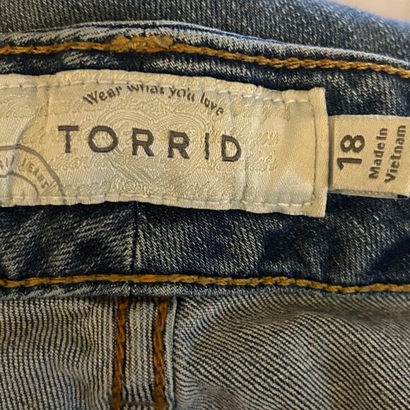 Torrid Womens Jeans Blue Denim Mid Rise Straight Leg Stretch 18R - Picture 2 of 9